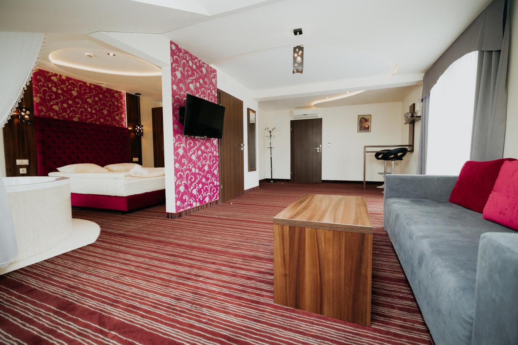 Noclegi - Apartamenty Zolynianka Ngoại thất bức ảnh